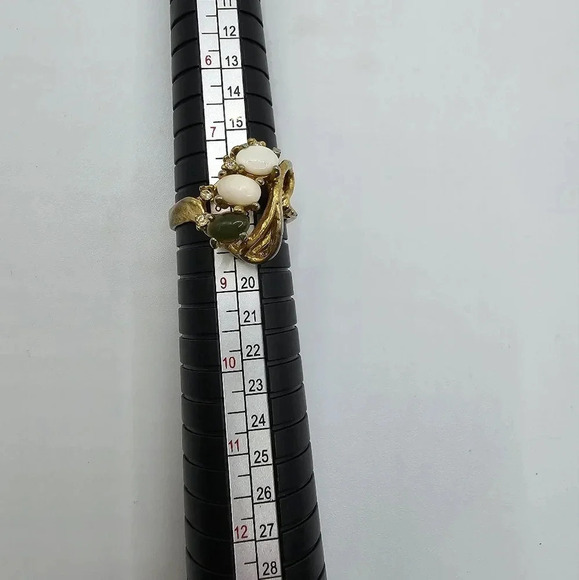 Vintage Designer Hallmarked Jade & Opal Cocktail Ring, Size 9 - Picture 4 of 5